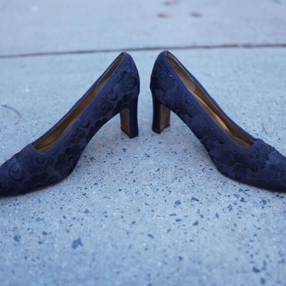 A Touch of Nina 8N Floral Embroidered Block Heel Pumps Whimsigoth Dark Academia - Picture 11 of 14